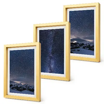 Bilderwand mit Motiv von Sternenhimmel und Berglandschaft