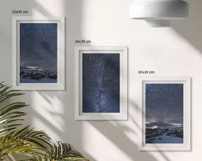 Bilderwand mit Motiv von Sternenhimmel und Berglandschaft
