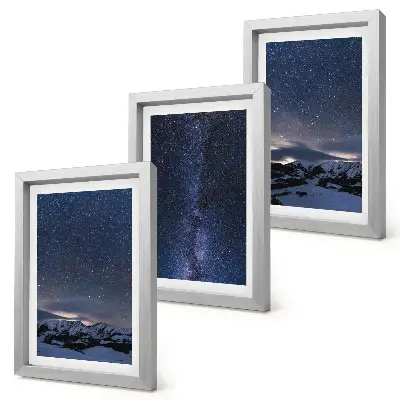 Bilderwand mit Motiv von Sternenhimmel und Berglandschaft