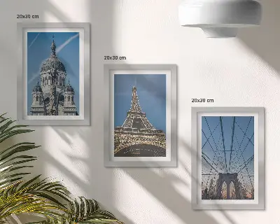 Bilderwand mit Ansichten berühmter Gebäude aus verschiedenen Städten der Welt