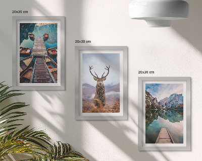 Bilderwand See mit Booten, Hirschen und Berglandschaft