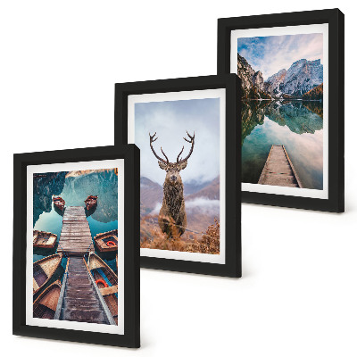 Bilderwand See mit Booten, Hirschen und Berglandschaft
