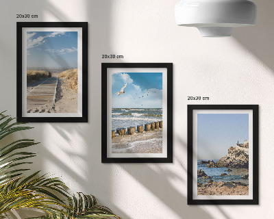 Bilderset mit rahmen Strand mit Holzsteg, Meer und Küstenklippen