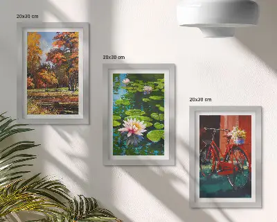 Bilderwand mit Herbstfarben, Seerosenteich und Fahrrad auf der Terrasse