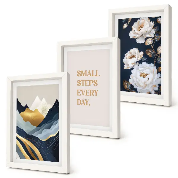 Bilderwand mit abstrakten Bergen, Blumen und inspirierenden Schriftzügen