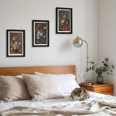 Bilderset mit Rahmen Blumen in Vasen als Vintage-Pflanzenarrangements
