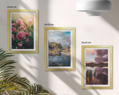 Bilderwand Blumen im Garten, Berge und eine ruhige Wasseroberfläche