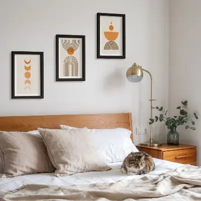 Bilderwand im boho-minimalistischen Design