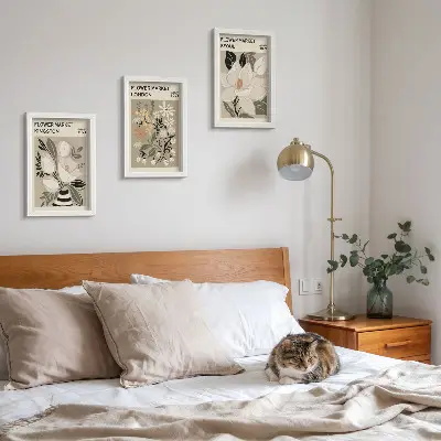 Bilderwand mit Retro-Blumen aus verschiedenen Städten der Welt