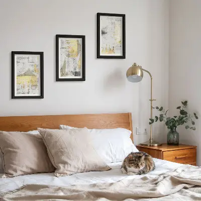 Bilderwand mit abstrakten minimalistischen Malmustern in modischem Design
