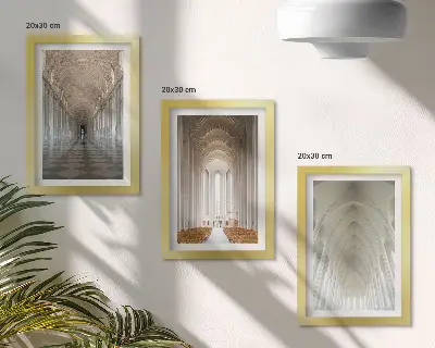 Fotowand mit Motiven von historischen Innenräumen und Kathedralen