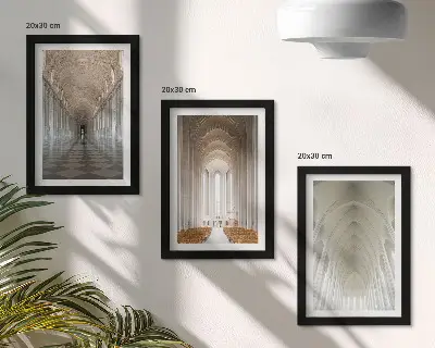 Fotowand mit Motiven von historischen Innenräumen und Kathedralen