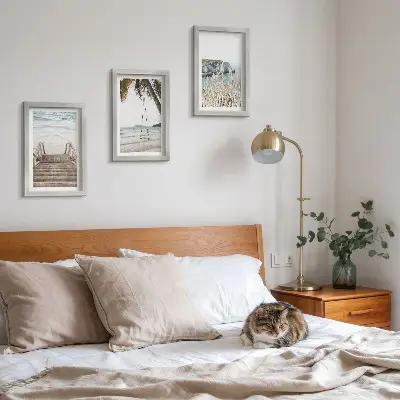 Bilderwand mit Motiv Strand, Holztreppe und Schaukel am Meer