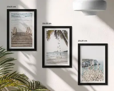 Bilderwand mit Motiv Strand, Holztreppe und Schaukel am Meer