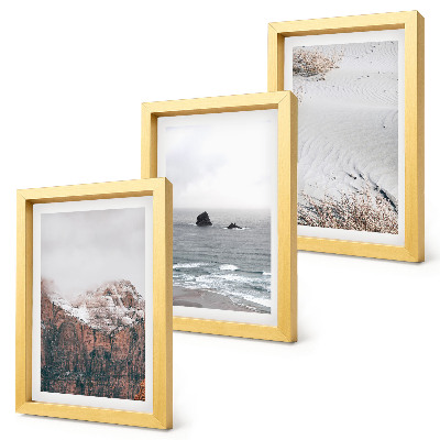 Bilderset mit rahmen Berge, Wolken, Meer und Sand in natürlichen Farbtönen