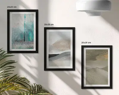 Bilderwand mit gemalten abstrakten minimalistischen Dekorationen