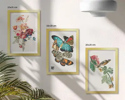 Bilderset mit Rahmen mit Motiven von Blumen, Schmetterlingen und einem Vogel in Pastelltönen