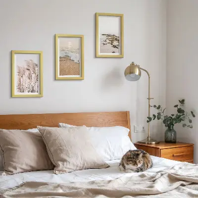 Strandgras, Wellen und Kieselsteine am Meer im Boho-Stil Bilderset mit Rahmen