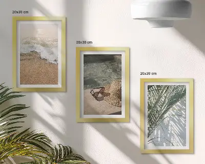 Bilderwand mit Motiv Wasser, Strandhut, Sonnenbrille und Blätter