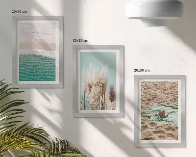 Fotowand mit Strandwellen, Gras, Hut und Sand für Entspannung und Naturgenuss