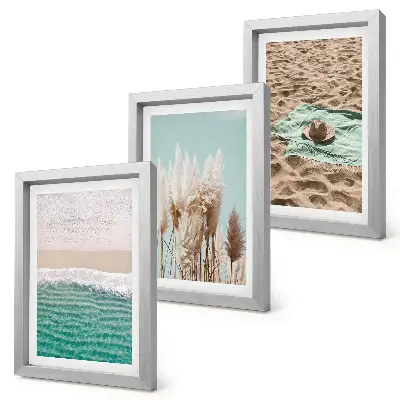 Fotowand mit Strandwellen, Gras, Hut und Sand für Entspannung und Naturgenuss