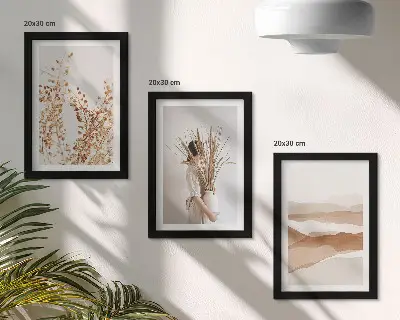Bilderwand mit botanischen Motiven im abstrakten rustikalen Boho-Stil