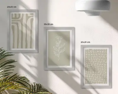 Bilderwand mit Pflanzen- und geometrischen Motiven in gedeckten Farben
