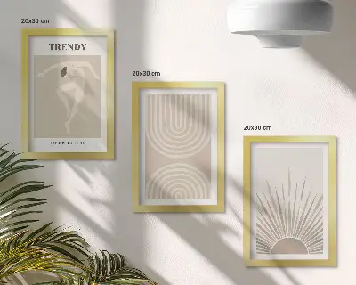 Bilderwand mit pastellfarbenen Postern in modischem Boho-Abstraktion-Stil