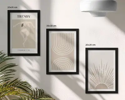Bilderwand mit pastellfarbenen Postern in modischem Boho-Abstraktion-Stil