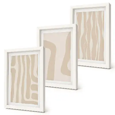 Bilderwand mit abstrakten Mustern und minimalistischen Formen im Boho-Stil