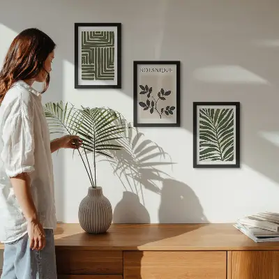 Fotowand mit botanischen Kompositionen im Boho-Minimalismus