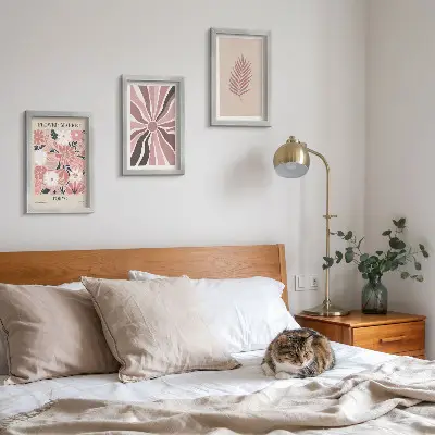 Bilderset mit Rahmen mit Blumenmuster, Blättern und geometrischen Formen