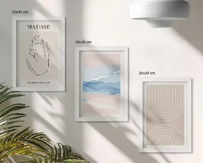 Bilderwand mit Linien und Wellen in Pastelltönen und minimalistischem Akzent