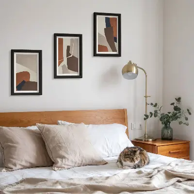 Bilderwand mit moderner Abstraktion von Strukturformen