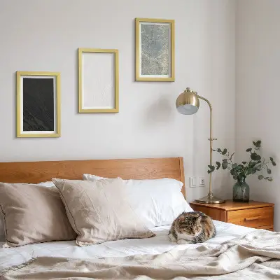 Bilderwand mit eleganten Steinstrukturen in verschiedenen Farben
