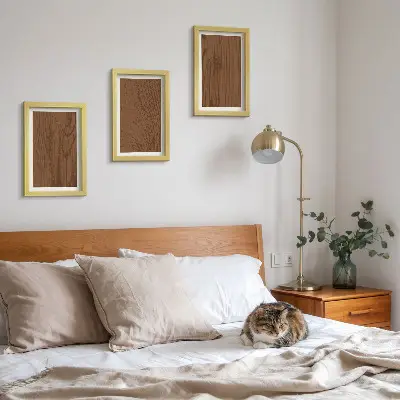 Bilderset mit Rahmen mit Holzmaserung und Baumrindenstruktur im minimalistischen Stil
