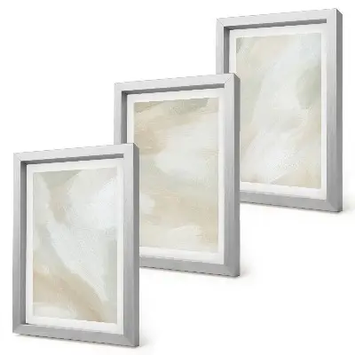 Bilderwand mit Farbstruktur und Spuren minimalistischer Malerei