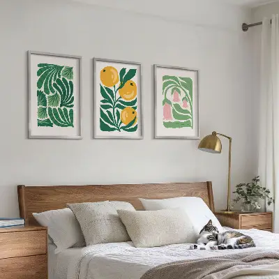Gerahmtes Bilderset mit minimalistischen Pflanzenmustern