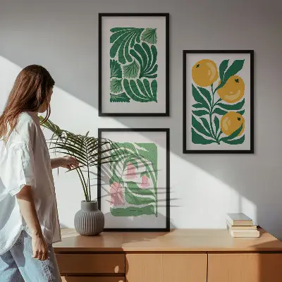 Gerahmtes Bilderset mit minimalistischen Pflanzenmustern