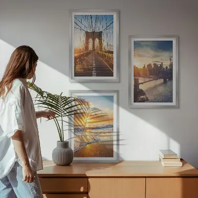 Gerahmtes Bilderset mit Motiven von Brücken Sonnenuntergängen und Städten