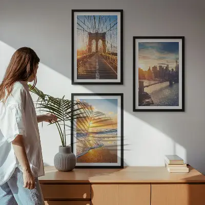 Gerahmtes Bilderset mit Motiven von Brücken Sonnenuntergängen und Städten