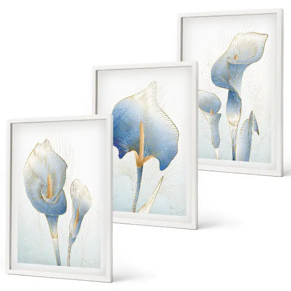 Gerahmtes Bilderset mit blauen Blumen im Hintergrund