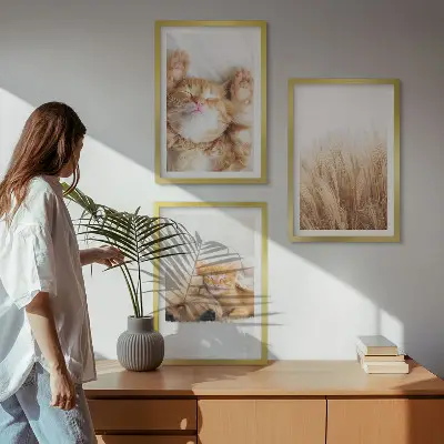 Gerahmtes Bilderset mit niedlichen Tieren wie Katzen und Hunden im Boho-Stil