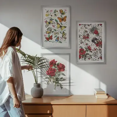 Gerahmtes Bilderset mit Schmetterlingen, Blumen und roten Rosen