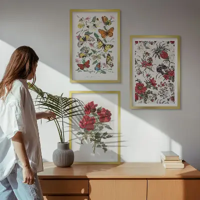 Gerahmtes Bilderset mit Schmetterlingen, Blumen und roten Rosen
