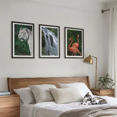 3er-Set Bilder mit Rahmen mit Motiven von Tiger, Wasserfall und Flamingos in der Natur