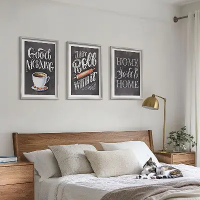 Küchenbilder als 3er Set mit Rahmen mit dekorativen Motiven und Inschriften