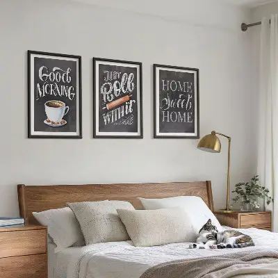 Küchenbilder als 3er Set mit Rahmen mit dekorativen Motiven und Inschriften