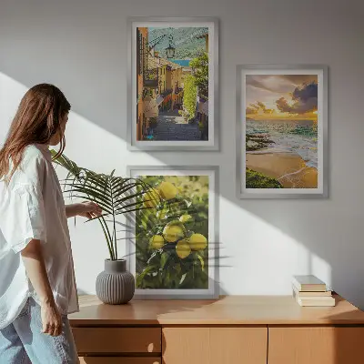 Gerahmtes Bilderset mit Motiven von Straßen, Meer, Strand und Zitrusbäumen