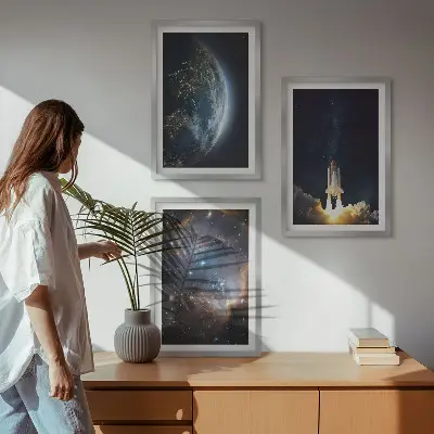Gerahmtes Bilderset mit Motiven von Weltraum, Erde, Rakete und Galaxie